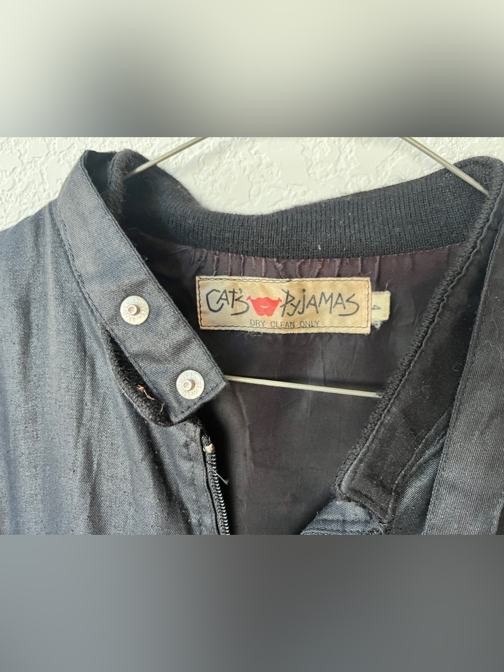 Vintage Journey Black Bomber Jacket with Rainbow Wing Embroidery - Picture 11 of 12